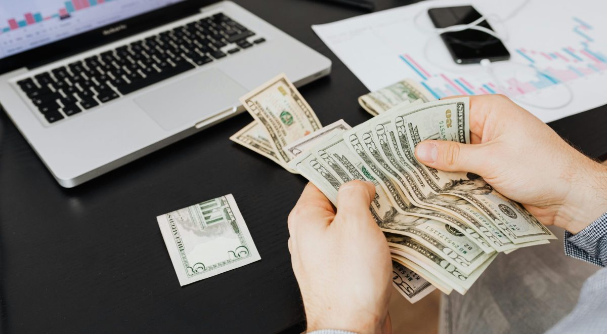 Affiliate Marketing vs Dropshipping: Which Is Better in 2026?